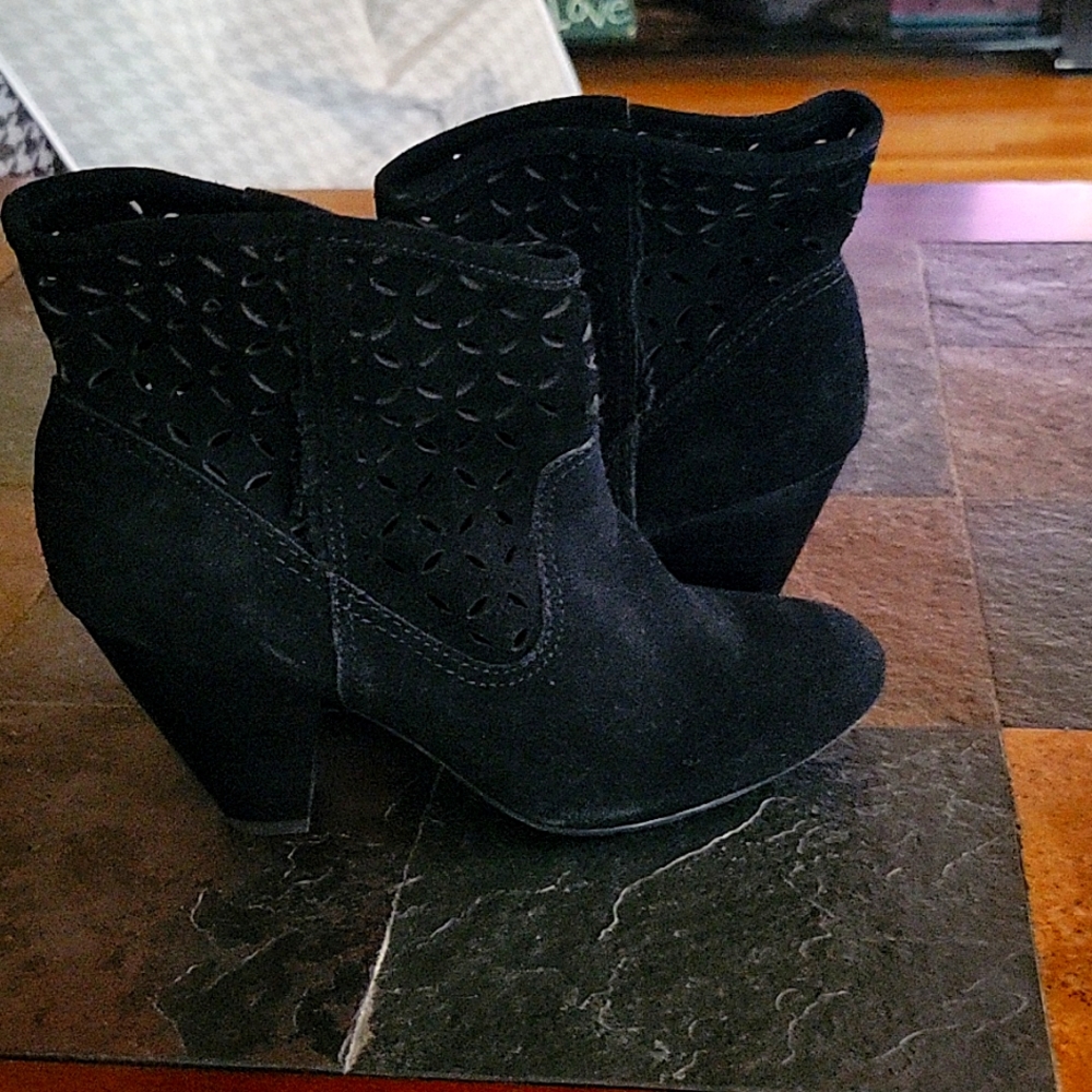 Jessica Simpson size 5.5 black suede bootie. Heel size 3 inch. NEW